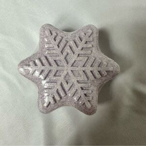 Nwt Bath & Body Works Frozen Berry Bath Bomb